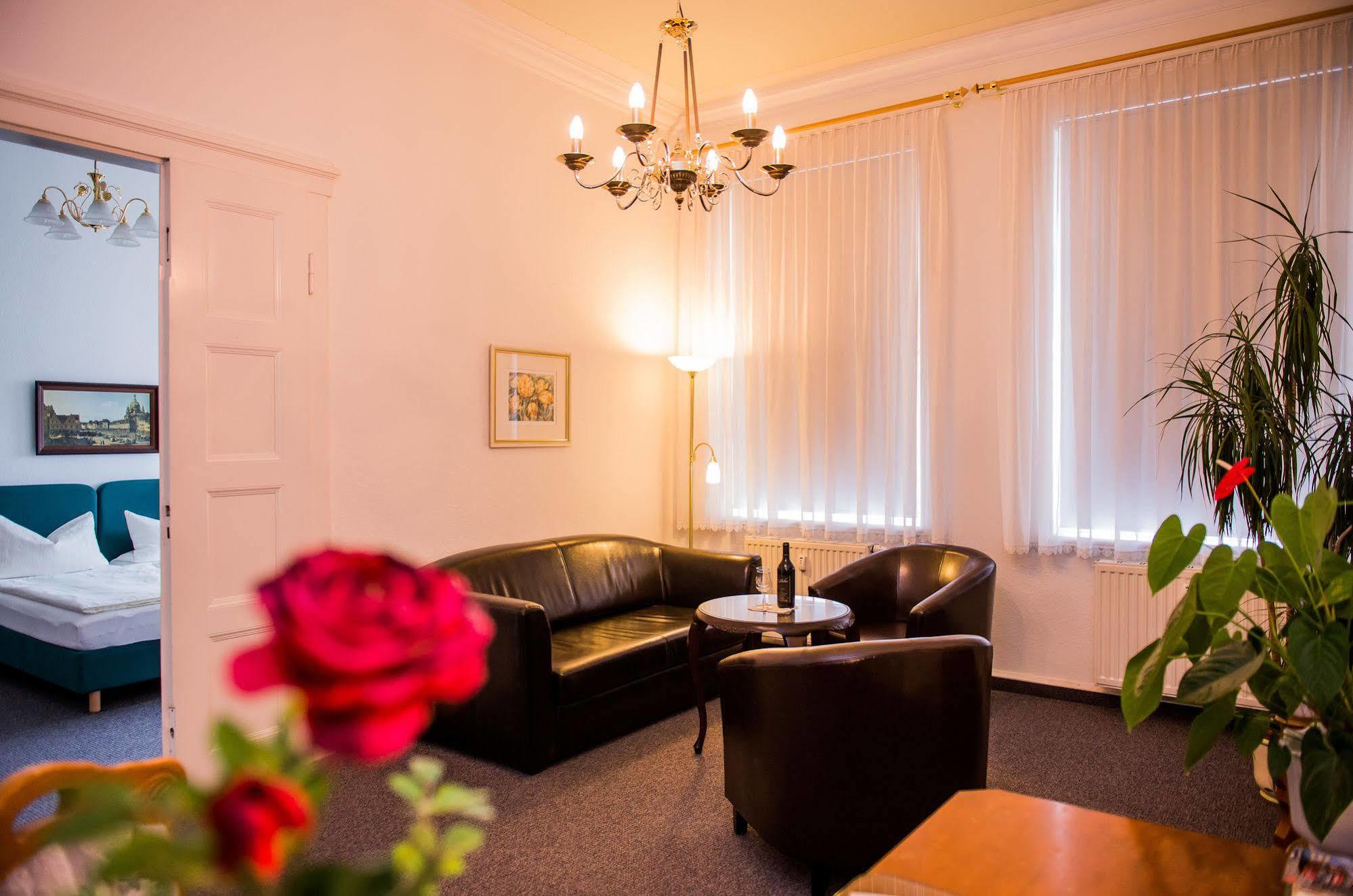 Apartmenthaus Stadt Metz Dresden Ngoại thất bức ảnh